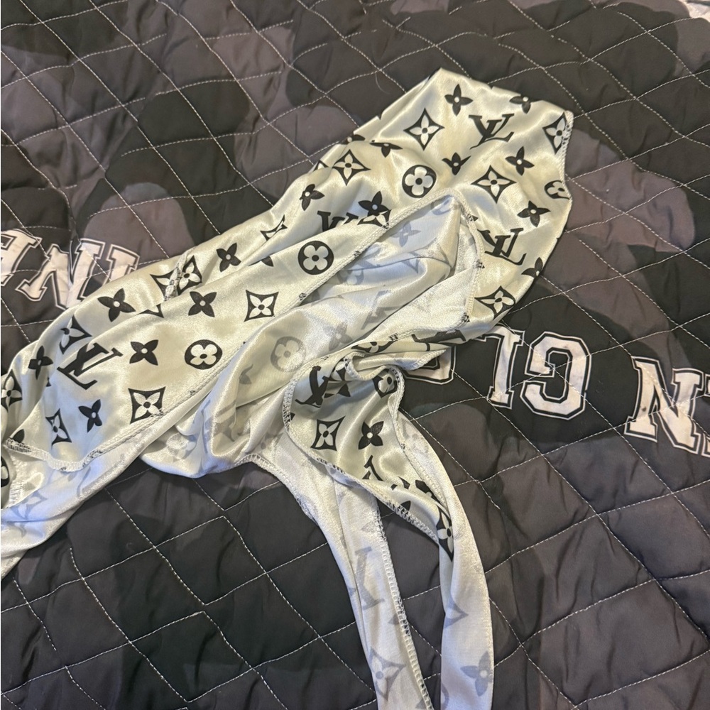 Louis Vuitton Monogram Scarf in Black and White